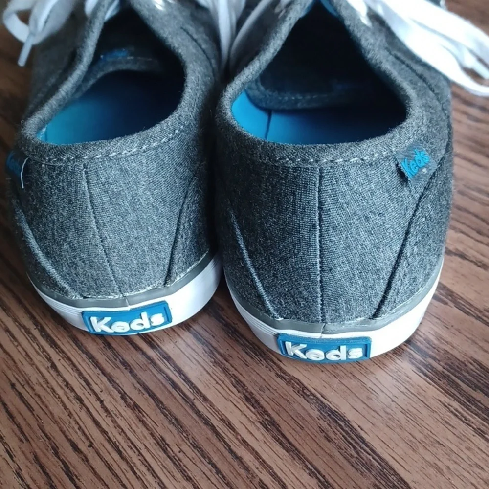 Keds lace up sneakers, women’s size 7, dark gray